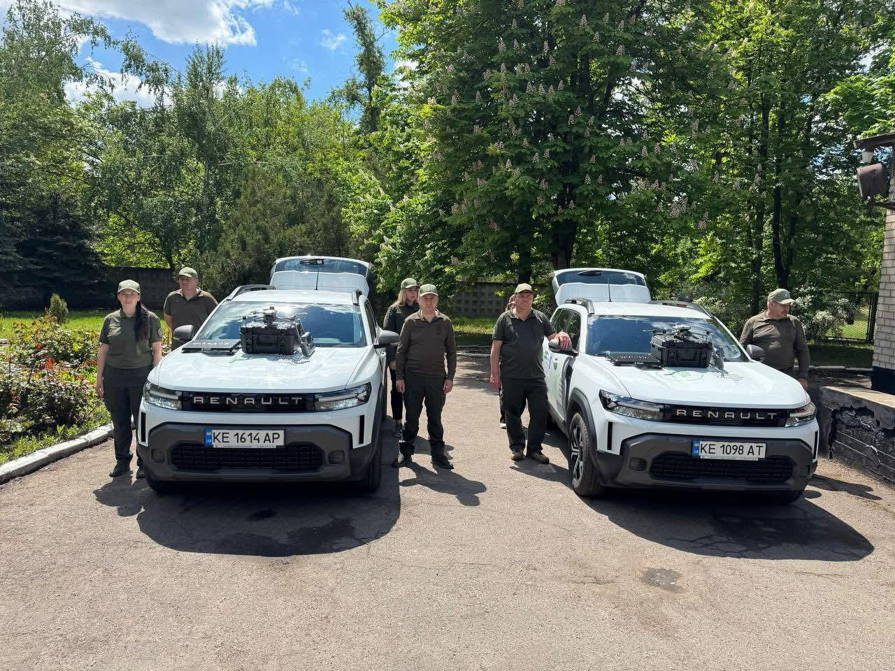Автомобілі, обладнання та інспектори Пункту екологічного контролю у Кривому Розі